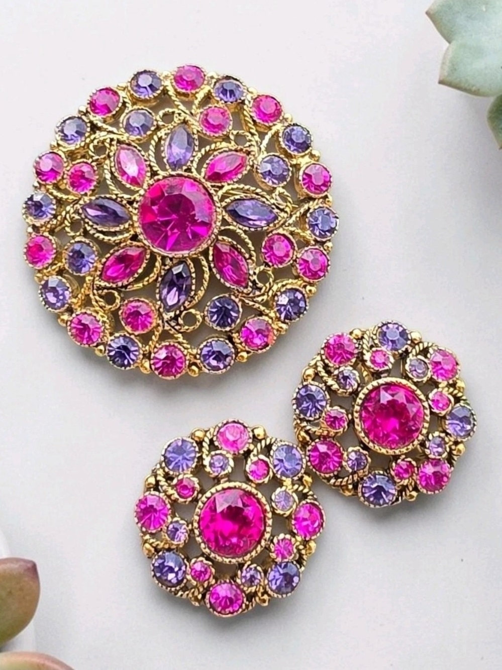 Vintage Signed Marvella Fuchsia Purple Rhinestone Brooch Clip On Earrings Set